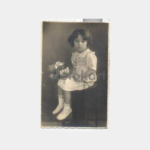 Çiçekli Kız Fotoğraf