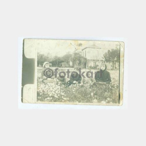 1928 Erenköy Tarihi Ev Köşk Bahçesinde Fotoğraf