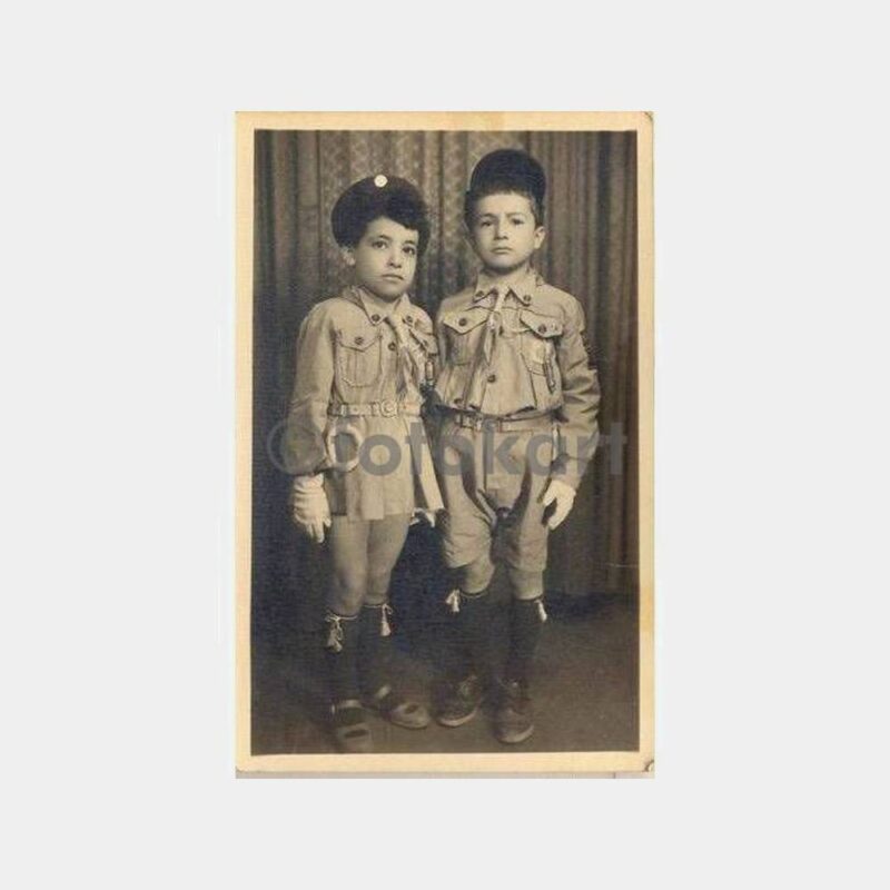 İki İzci Çocuk Stüdyo Fotoğraf