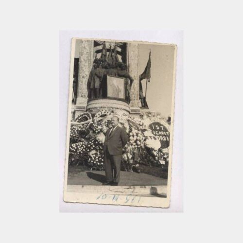 1961 Taksim Anıt Önünde Bay Görünüş Fotoğraf