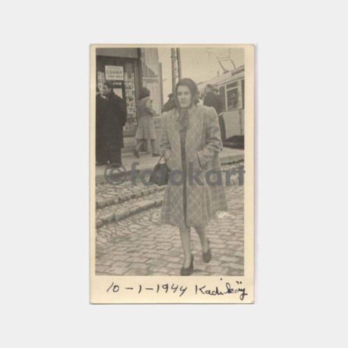 1944 Kadıköy Tramvay ve Kadın Fotoğraf