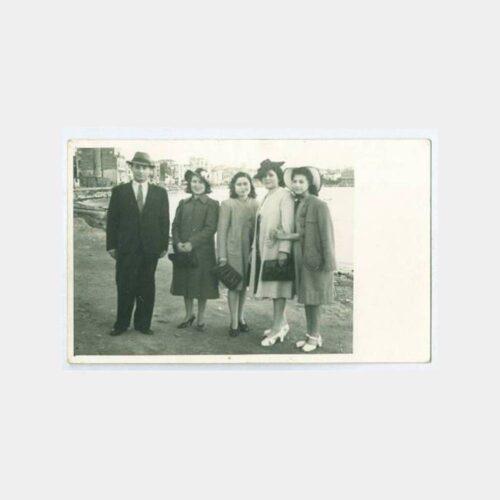 1940 Kadıköy Rıhtım Şapkalı Kadınlar Fotoğraf