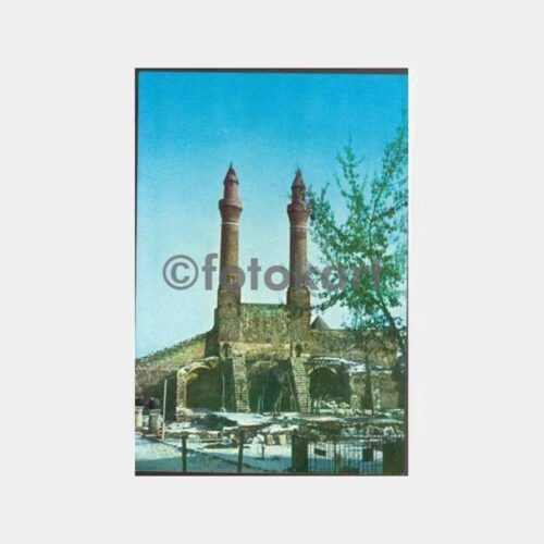 1970 Sivas Çifte Minare Görünüş Kartpostal