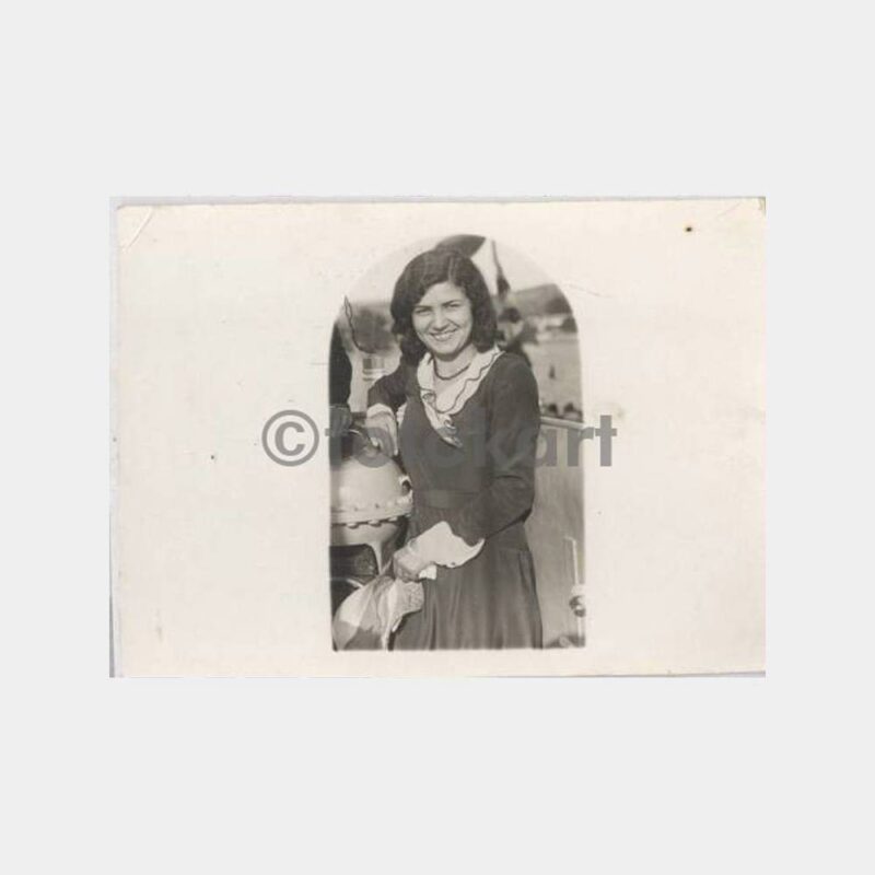 1930 Erdek 1. İnönü Denizaltısında Kadın Fotoğraf