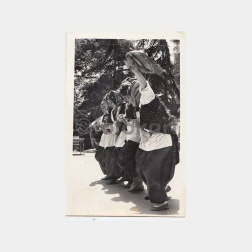 1975 Çamlıca Kız Lisesi Folklor Kolu Fotoğraf