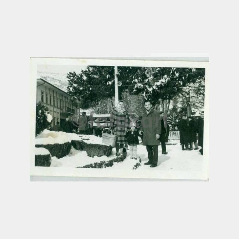 1971 Hereke Belediye Parkı Önünde Fotoğraf