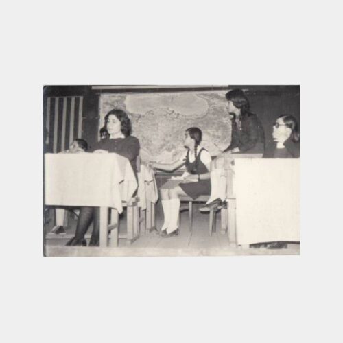 1975 Çamlıca Kız Lisesi Tiyatro Konulu Fotoğraf