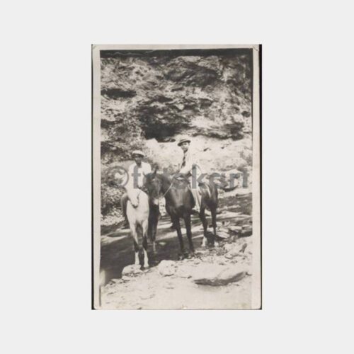 1930 Atlı Gençler Gezide Görünüş Fotoğraf
