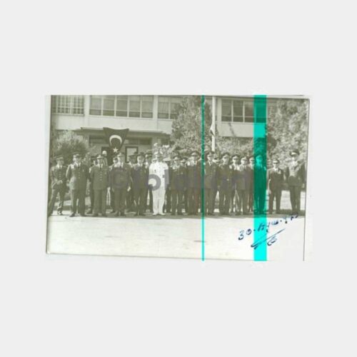 1973 Edremit Ata Heykeli Önü Subaylar Fotoğraf