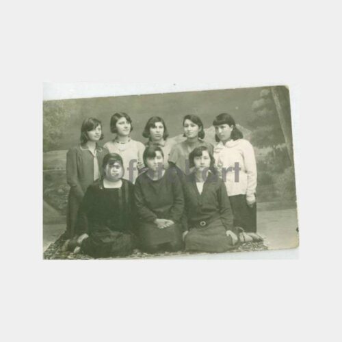 1932 Kayseri Halı Üzerinde Kızlar Fotoğraf