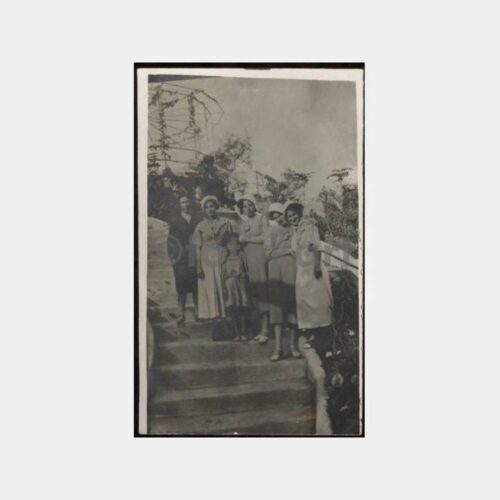 1933 Yalova Teraslarda Kadınlar Fotoğraf