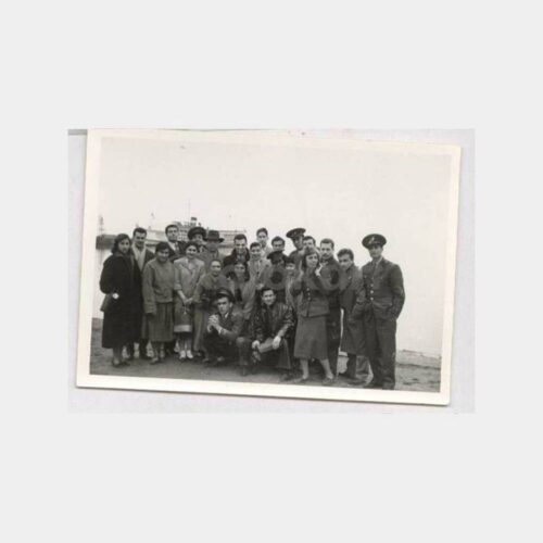 1957 Yalova Vapur Önünde Grup Fotoğraf