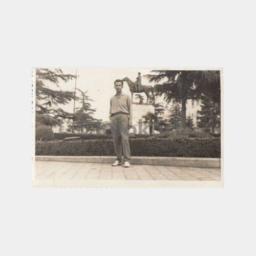 Bursa Atatürk Heykeli Önünde Bay Fotoğraf