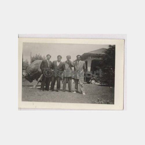 Kadıköy Boğa Heykeli Önünde Grup Fotoğraf