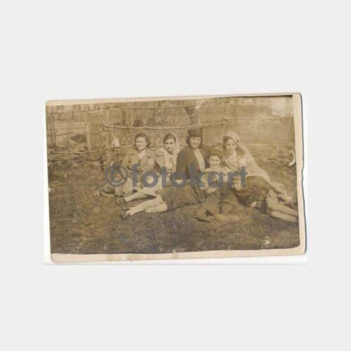 1936 Mecidiyeköy Bahçede Aile Fotoğraf