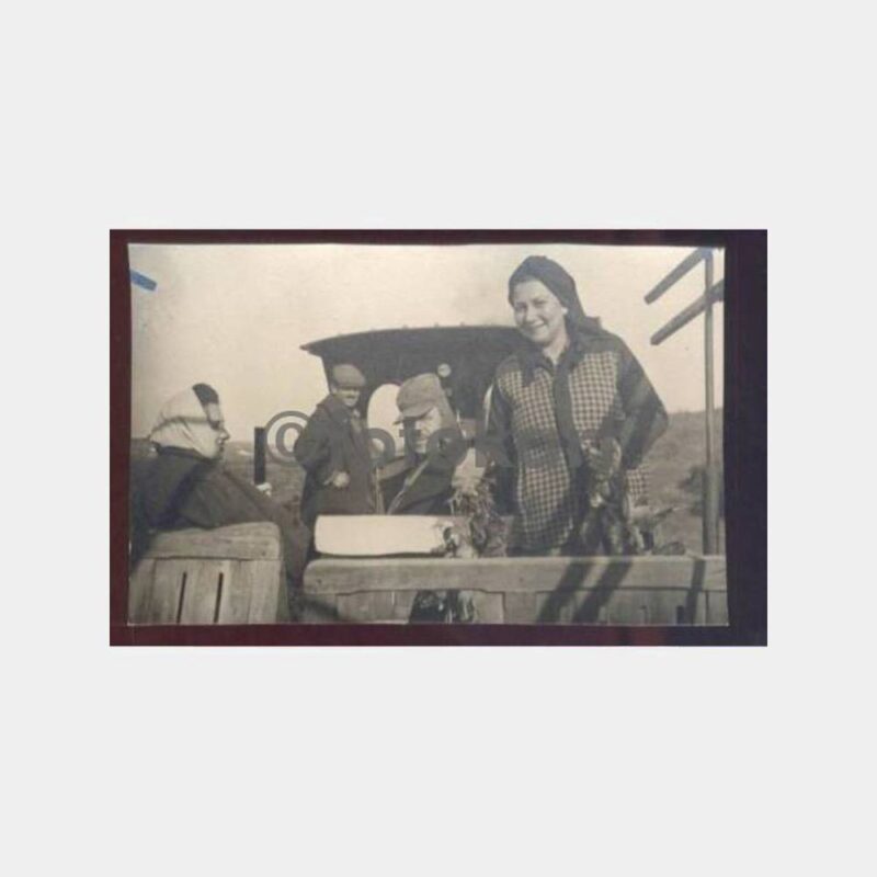 Avcı Ailesi Av Dönüşünde Fotoğraf