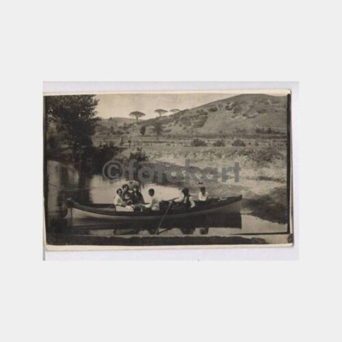 1929 Aile Sandalda Gezi Görünüşü Fotoğraf