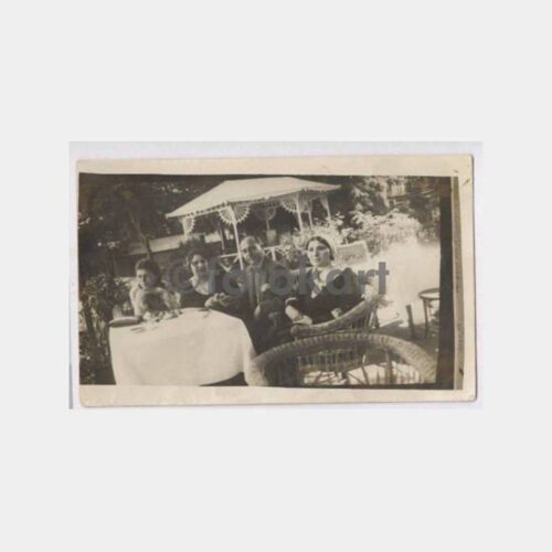 1931 Tarihi Parkta Aile Görünüş Fotoğraf