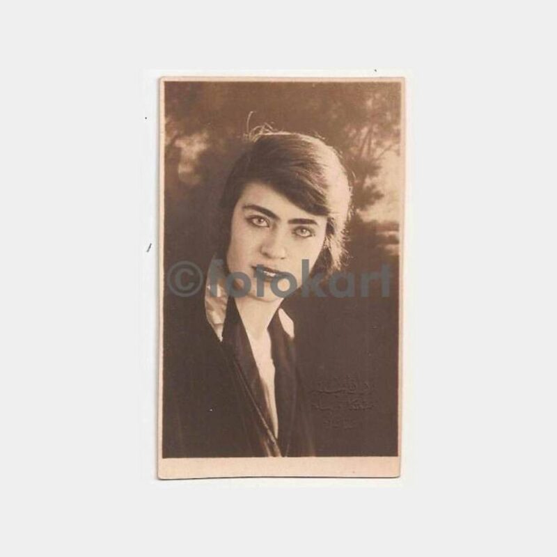 Siyah Formalı Kadın Stüdyo Fotoğraf