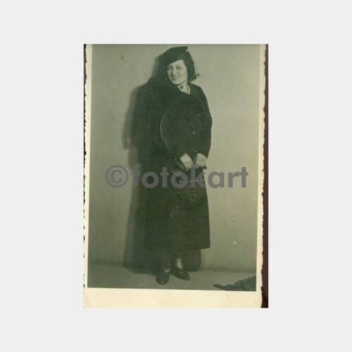 1937 Şapkalı Kadın Konulu Fotoğraf