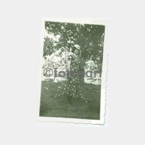 1935 Şapkalı Kadın Albüm Fotoğrafı