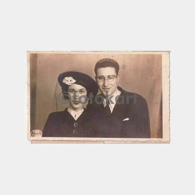 Foto Hilmi Şapkalı Kadın ve Eşi Eski Fotoğraf