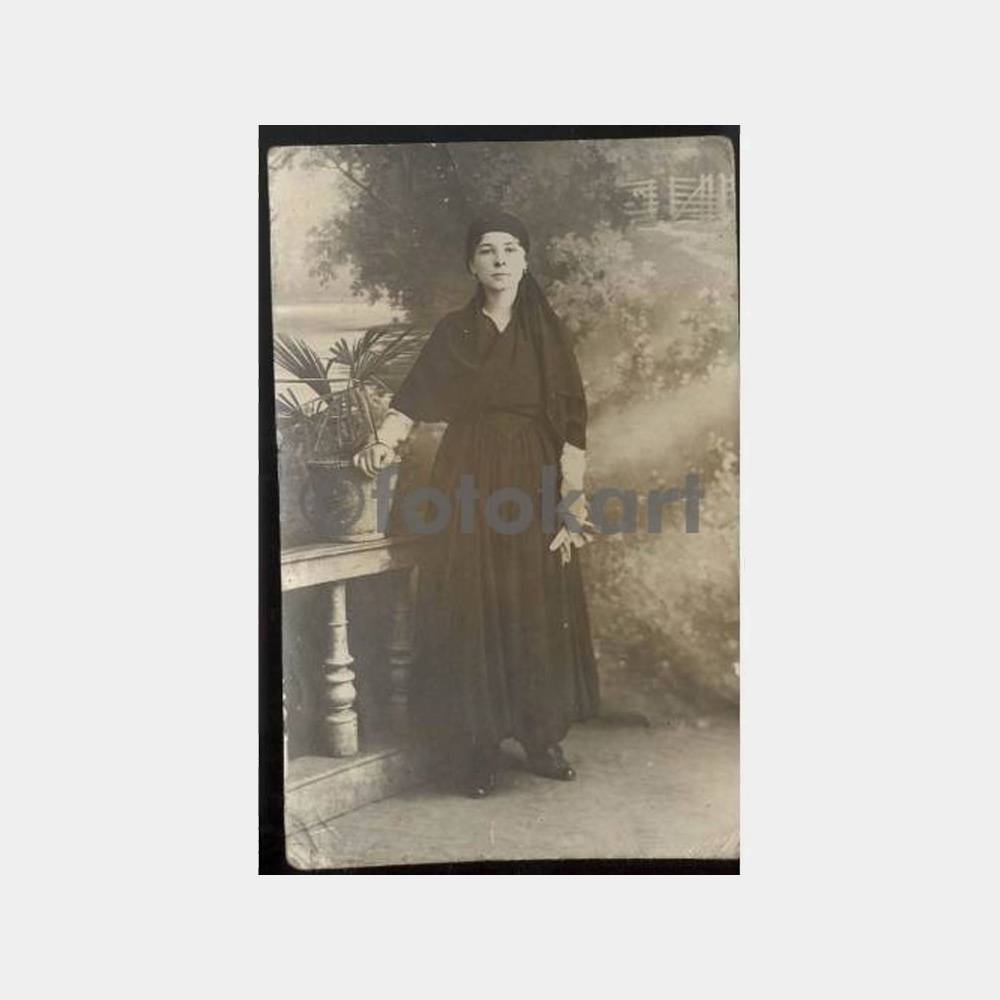 Çarşaflı Kadın Arka Plan-Stüdyo Fotoğraf