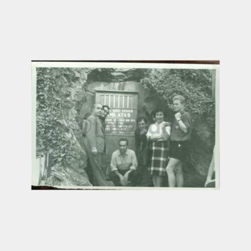 1970 Antalya Damlataş Mağarası Kapısı Grup Fotoğraf