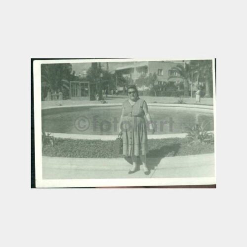 1970 Antalya Park Kadın Görünüş Fotoğraf