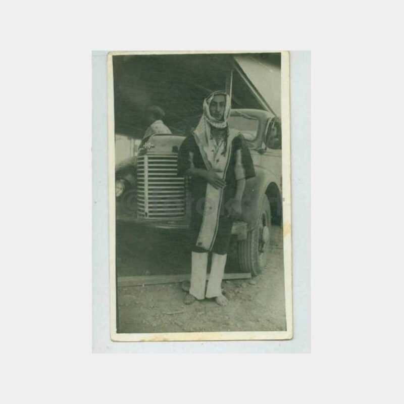 1930 Kamyon Önünde İlginç Tip Fotoğraf
