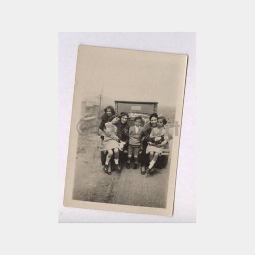 1930 Eski Otomobil Önünde Kadın ve Çocuklar Fotoğraf