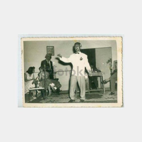 1945 Tiyatro Kumpanyası Konulu Fotoğraf