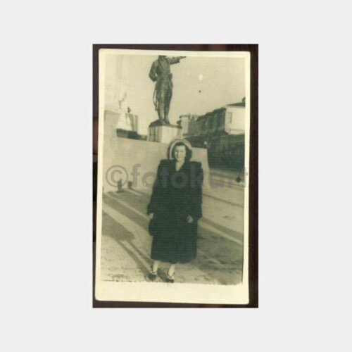 1950 Ankara Ulus Meydanı Kadın Fotoğraf