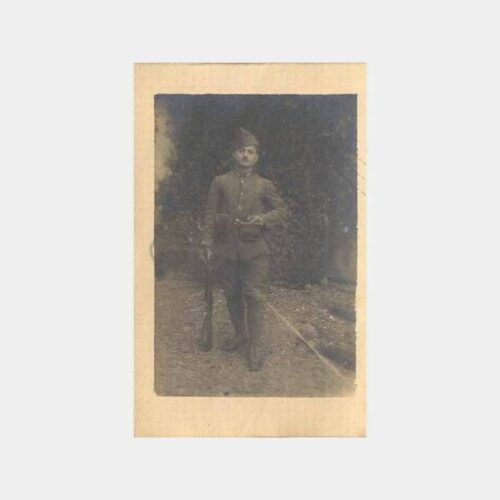 Bahçede Asker Hatıra Fotoğraf