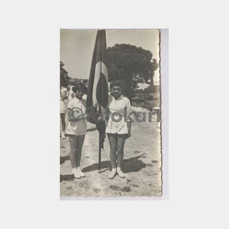 1961 Ayvalık Kız Öğrenciler Fotoğraf