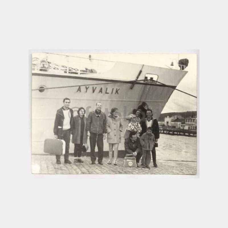 Ayvalık Vapuru Çanakkalede Görünüş Fotoğraf