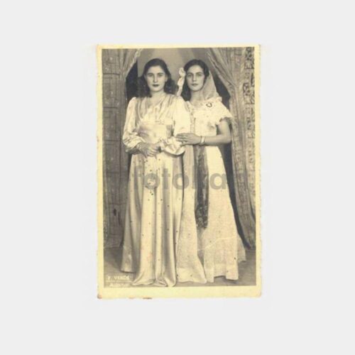 Adana İki Genç Kadın Fotoğraf