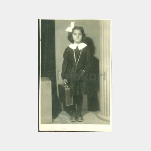 1948 Kadıköy Çantalı Kız Öğrenci Fotoğraf