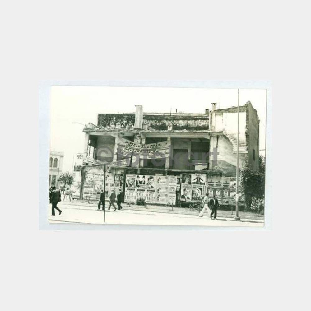 1974 Kadıköy Meydanı Eski Bina Görünüşü Fotoğraf