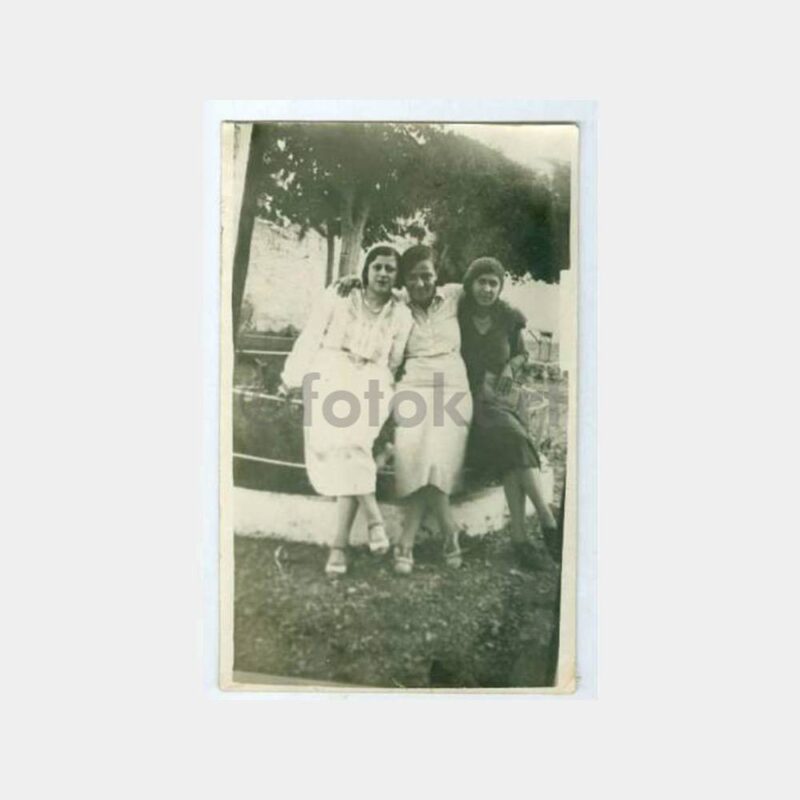 1931 Kadıköy Mühürdar Bahçesi Kızlar Fotoğraf