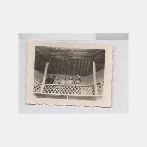 Tarihi Ev Terasında Kadınlar Fotoğraf