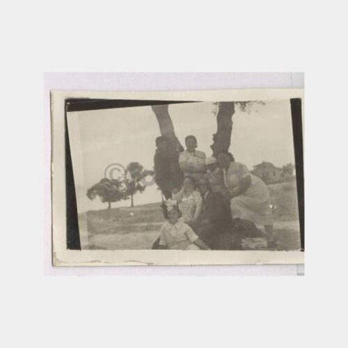 Tarihi Ev Önünde Kadınlar Fotoğraf