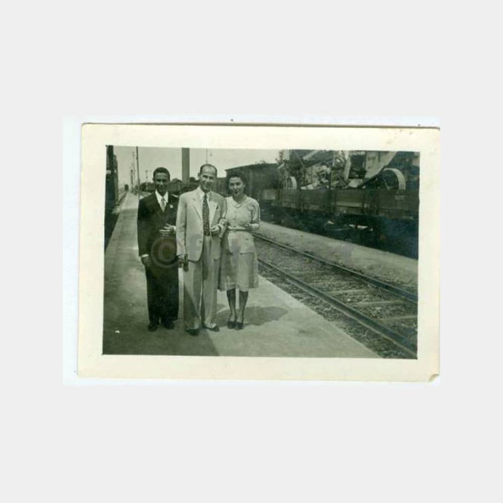 1942 Tarsus Yenice Tren İstasyonu Aile Fotoğraf