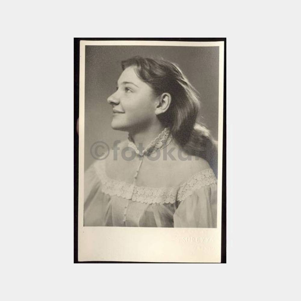 Foto Süreyya - Güzel Kız Portre Fotoğraf