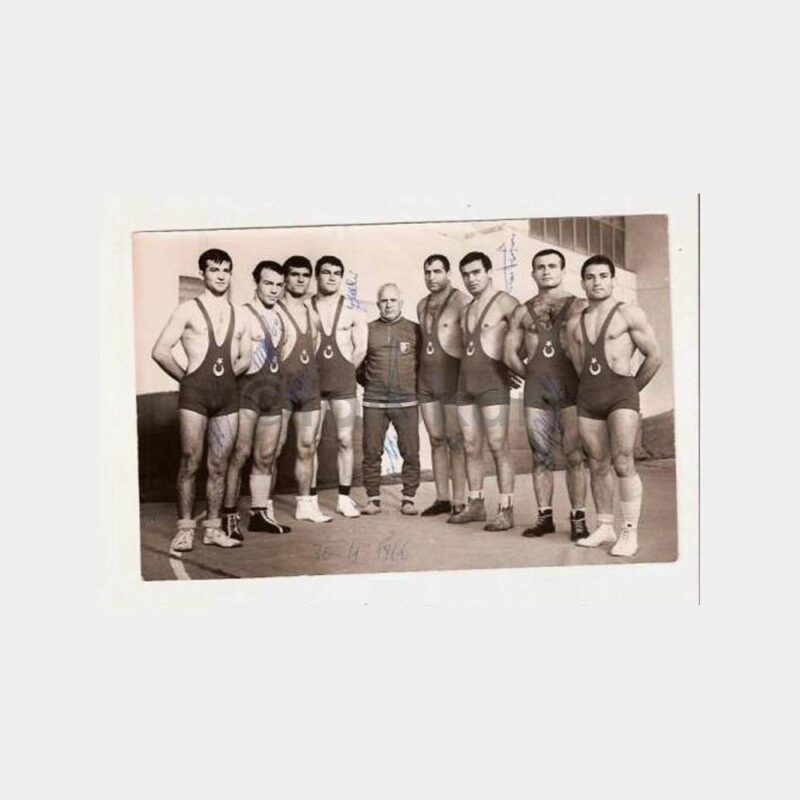 1966 Güreşçilerimiz İzmir Kampta Fotoğraf