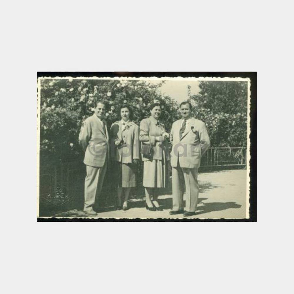 1953 Ödemiş -Foto İpek- Aile Grup Fotoğraf