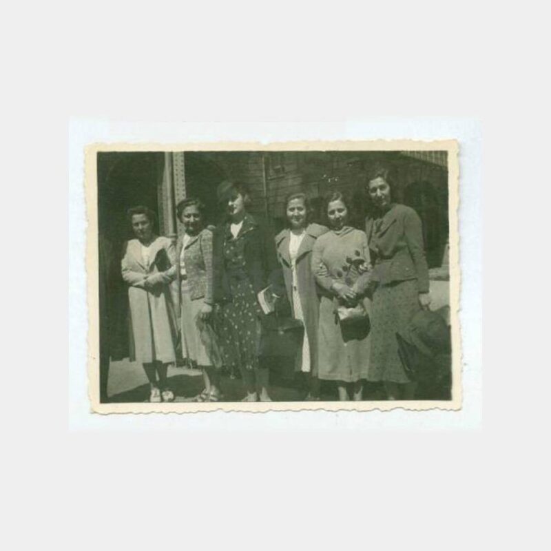 1939 Adana Çamlık Gazinosu Kadınlar Fotoğraf
