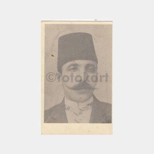 Fesli Bıyıklı Bay Konulu Fotoğraf