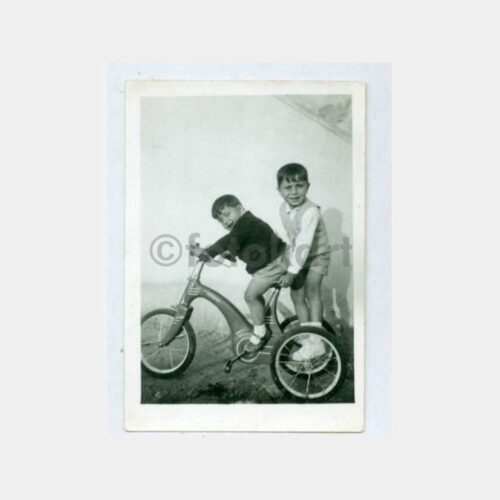 1940 Bisikletli Çocuk Görünüş Fotoğraf