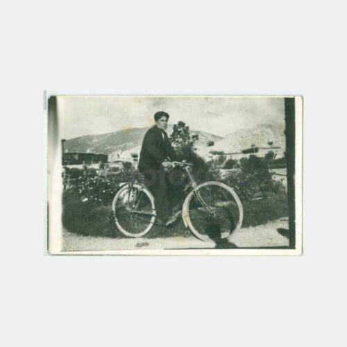 1932 Keçiborlu Park - Bisikletli Genç Fotoğraf